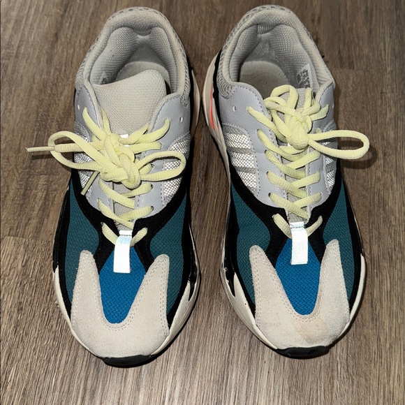 yeezy 700 sizing